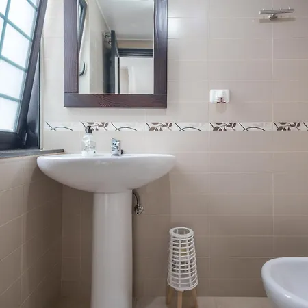 펜션 3br House - Parking - Pool - 15 Min Walk To