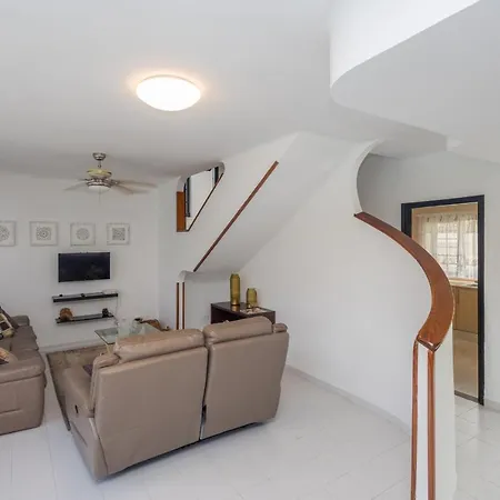 펜션 3br House - Parking - Pool - 15 Min Walk To Mogán