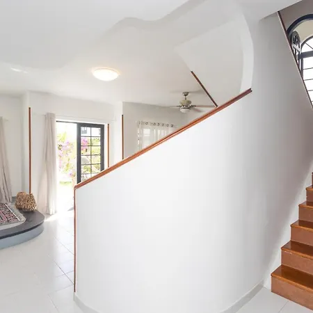 펜션 3br House - Parking - Pool - 15 Min Walk To *