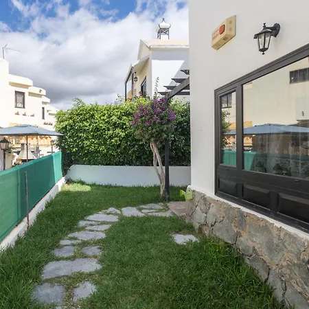 Hébergement de vacances 3br House - Parking - Pool - 15 Min Walk To *