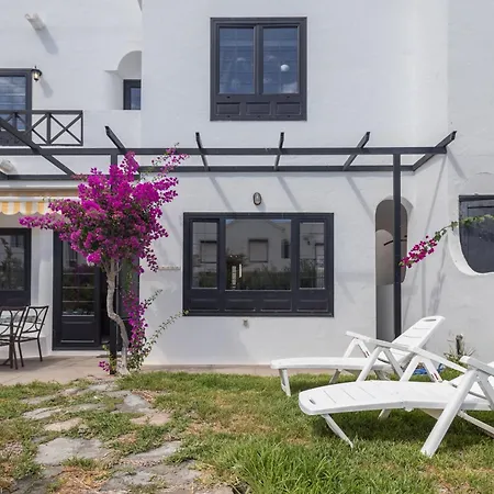 Hébergement de vacances 3br House - Parking - Pool - 15 Min Walk To