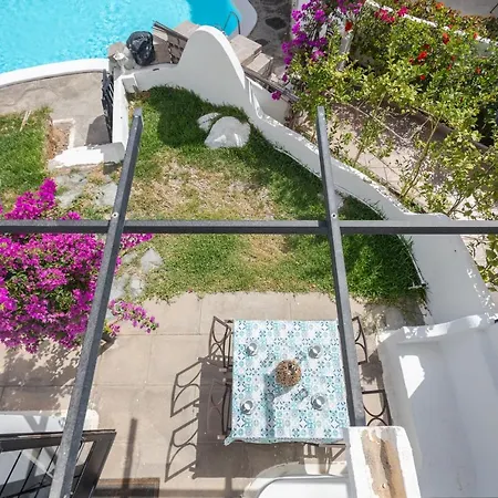3br House - Parking - Pool - 15 Min Walk To
