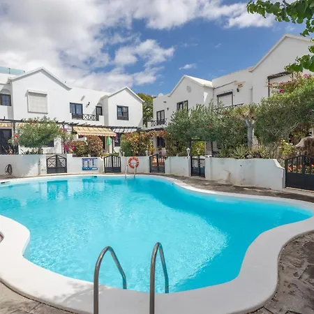 3br House - Parking - Pool - 15 Min Walk To Feriehus *