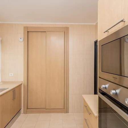 Feriehus 3br House - Parking - Pool - 15 Min Walk To