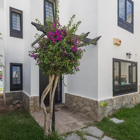 Feriehus 3br House - Parking - Pool - 15 Min Walk To